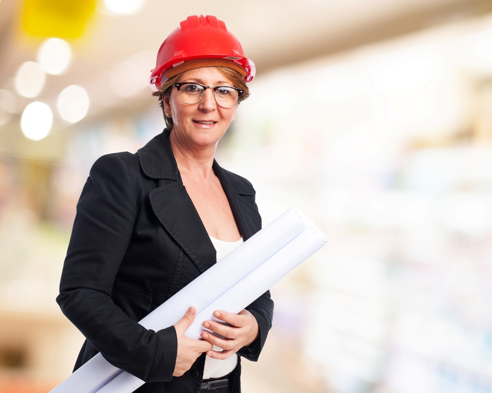 mujer en la construcción